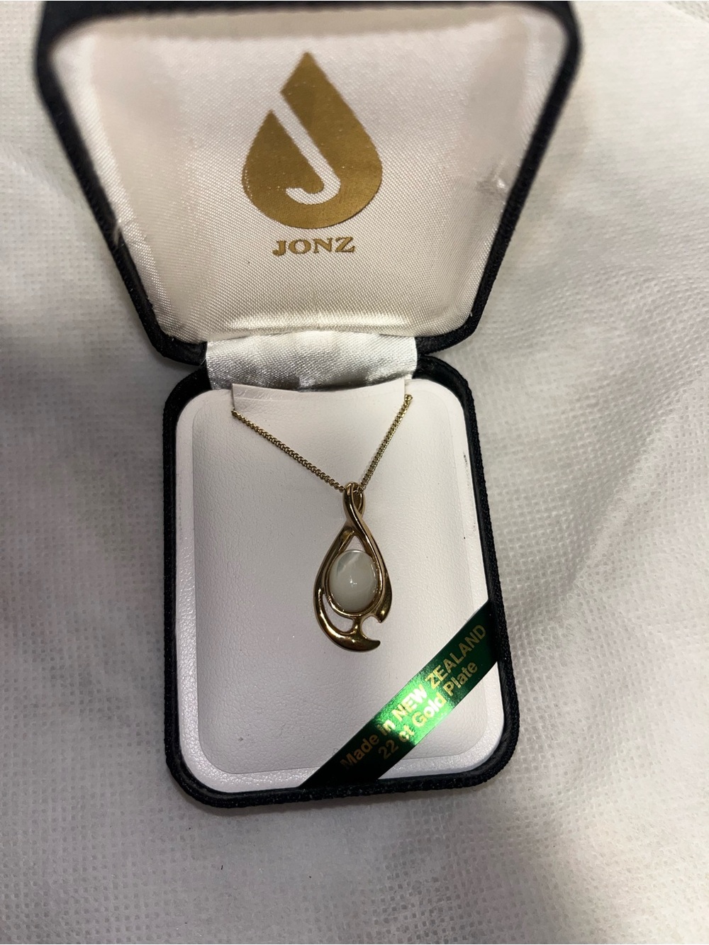 Jonz Gold-Plated Teardrop Necklace with White Stone
